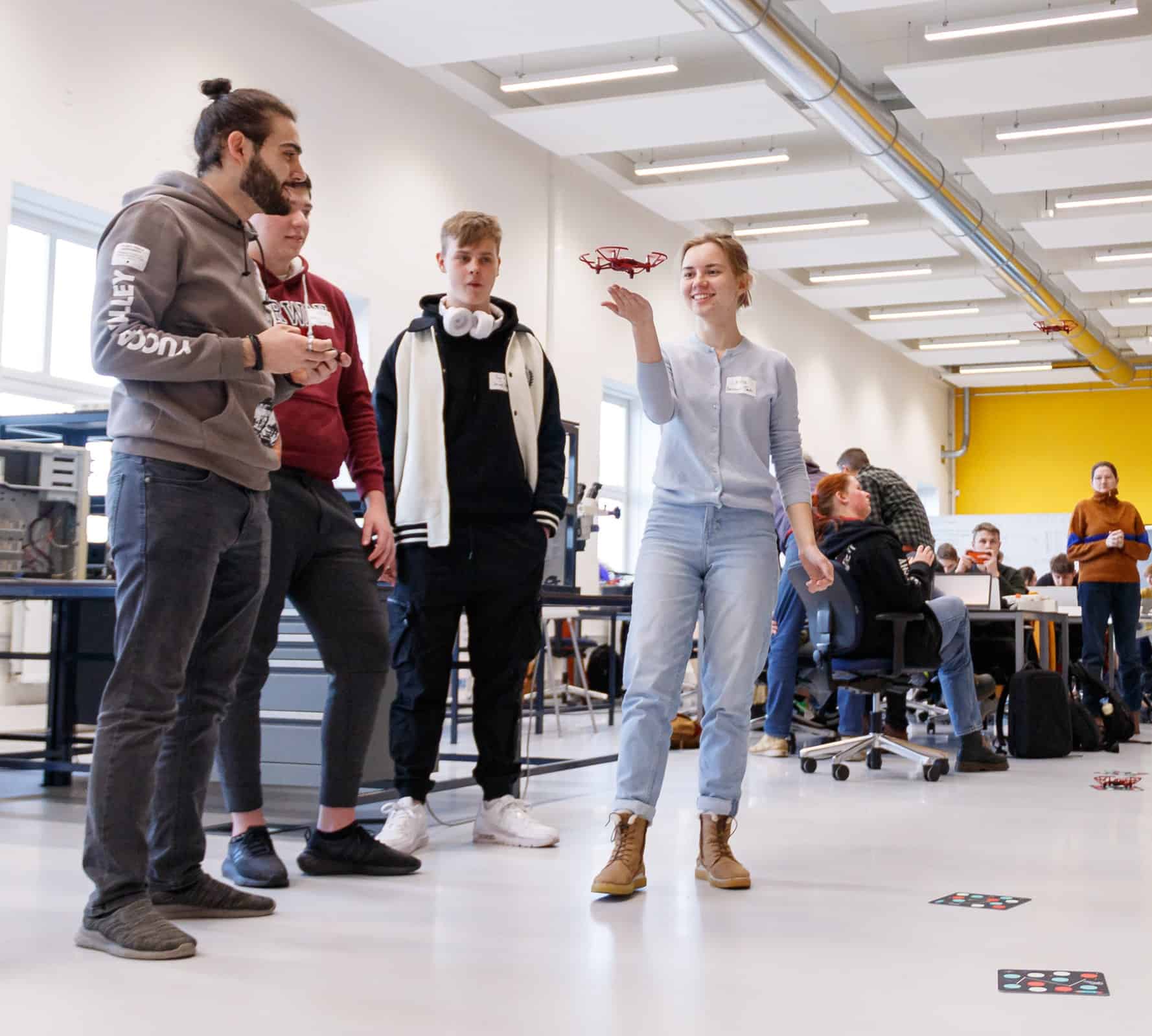 hackaton onderwijs drone show omnidrones